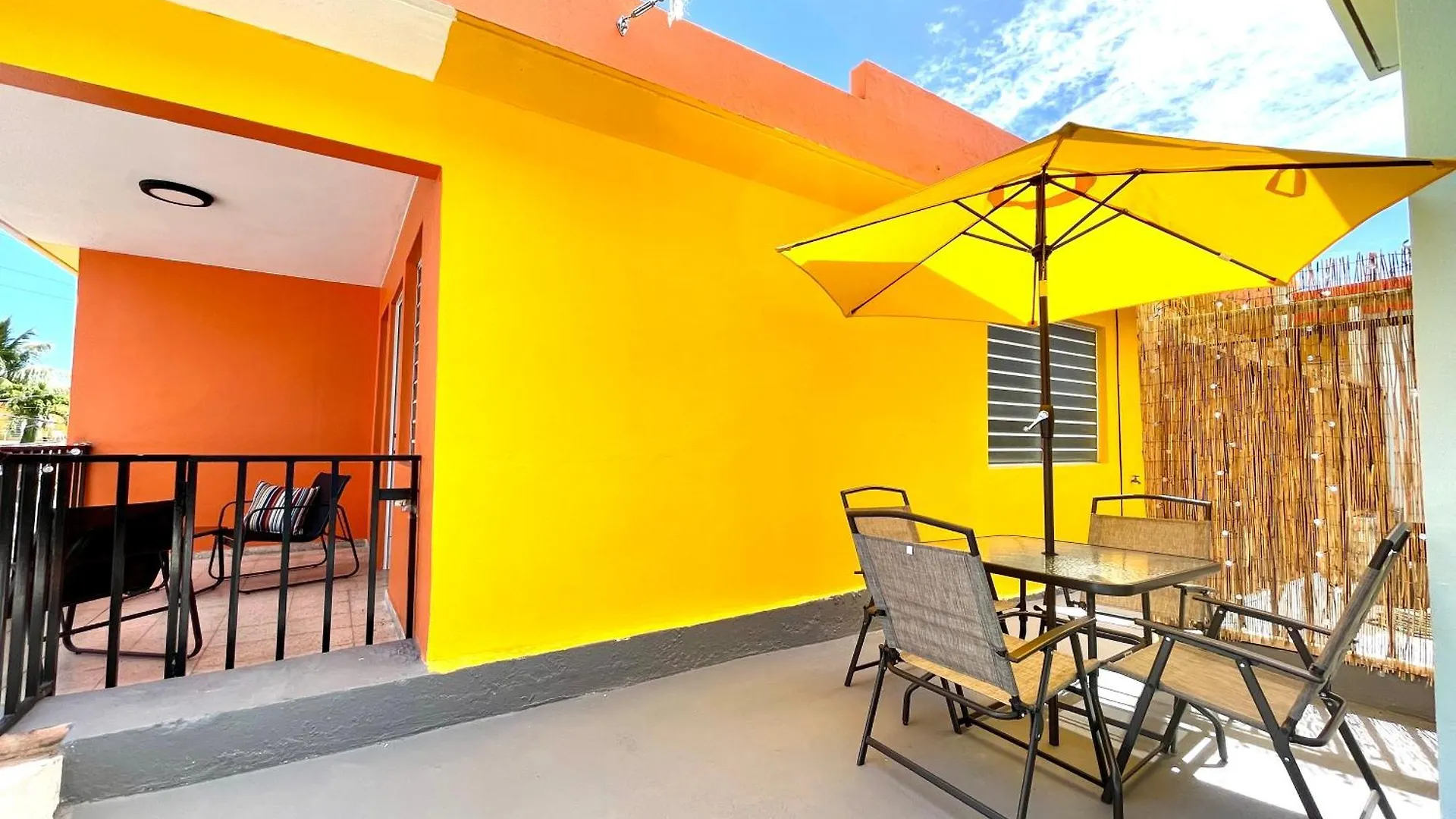 Mont Residence Offering A Loft And 3 Bedroom Apartment Steps From The Ferry Βιέκες 0*,  Πουέρτο Ρίκο